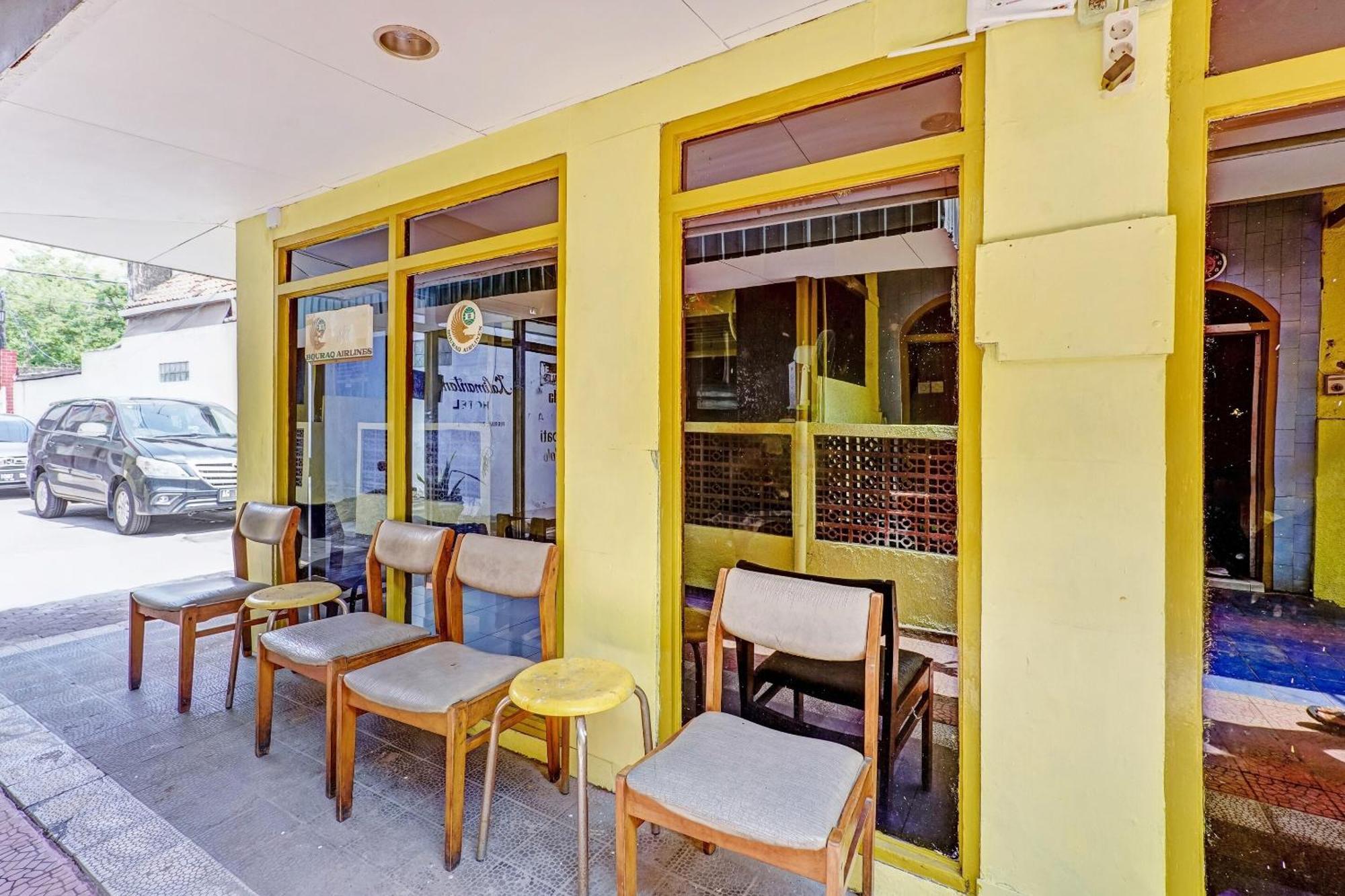 Hotel Kalimantan Сурабая Екстериор снимка