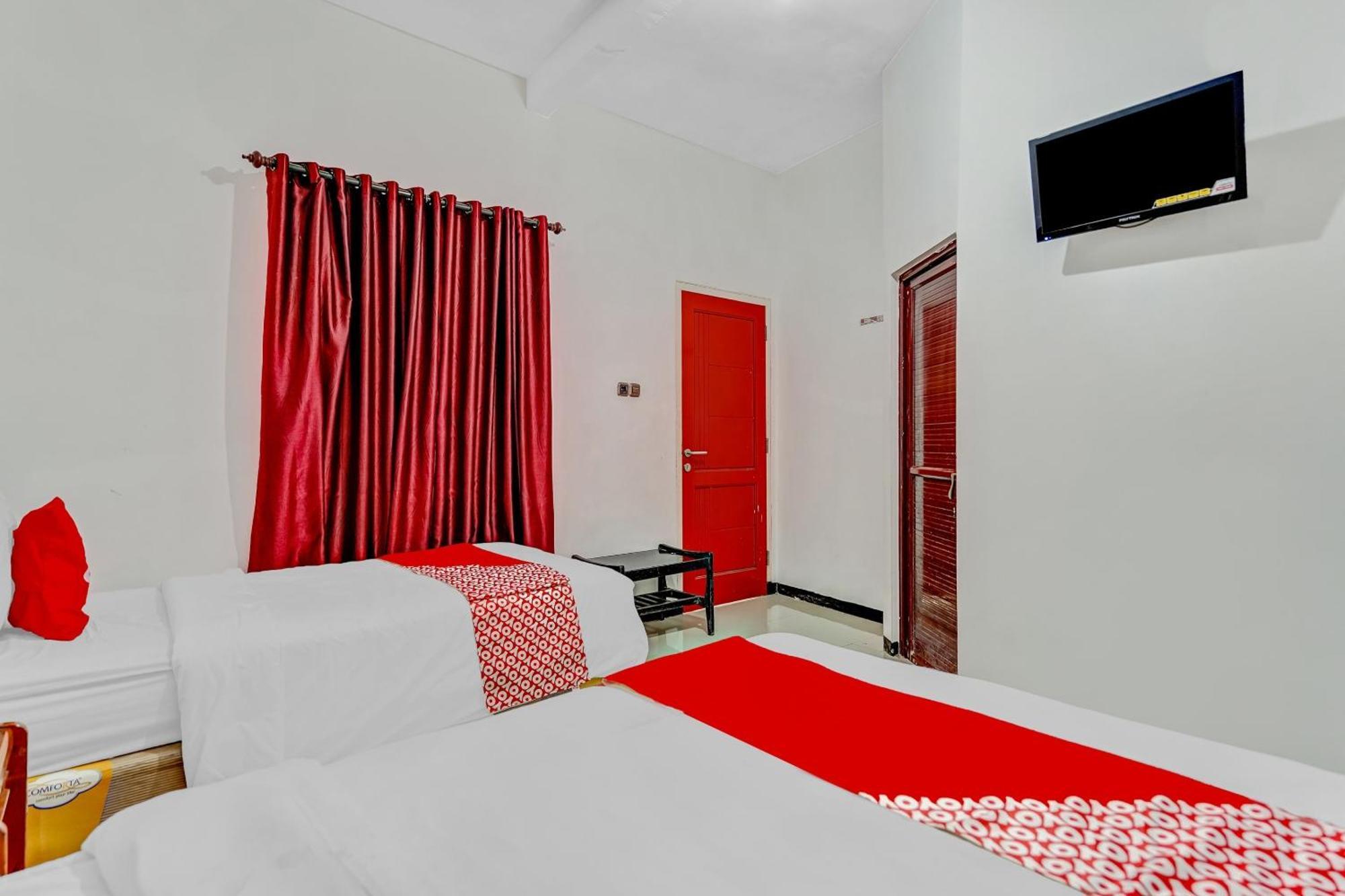 Hotel Kalimantan Сурабая Екстериор снимка