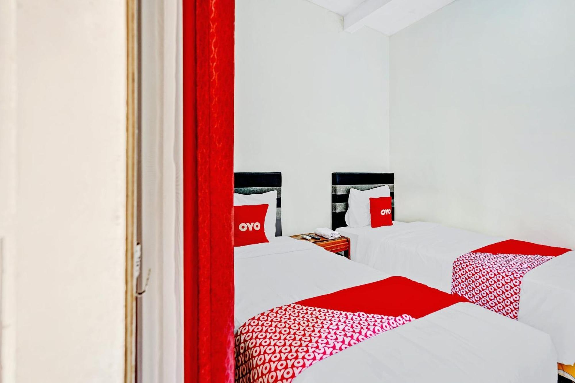 Hotel Kalimantan Сурабая Екстериор снимка